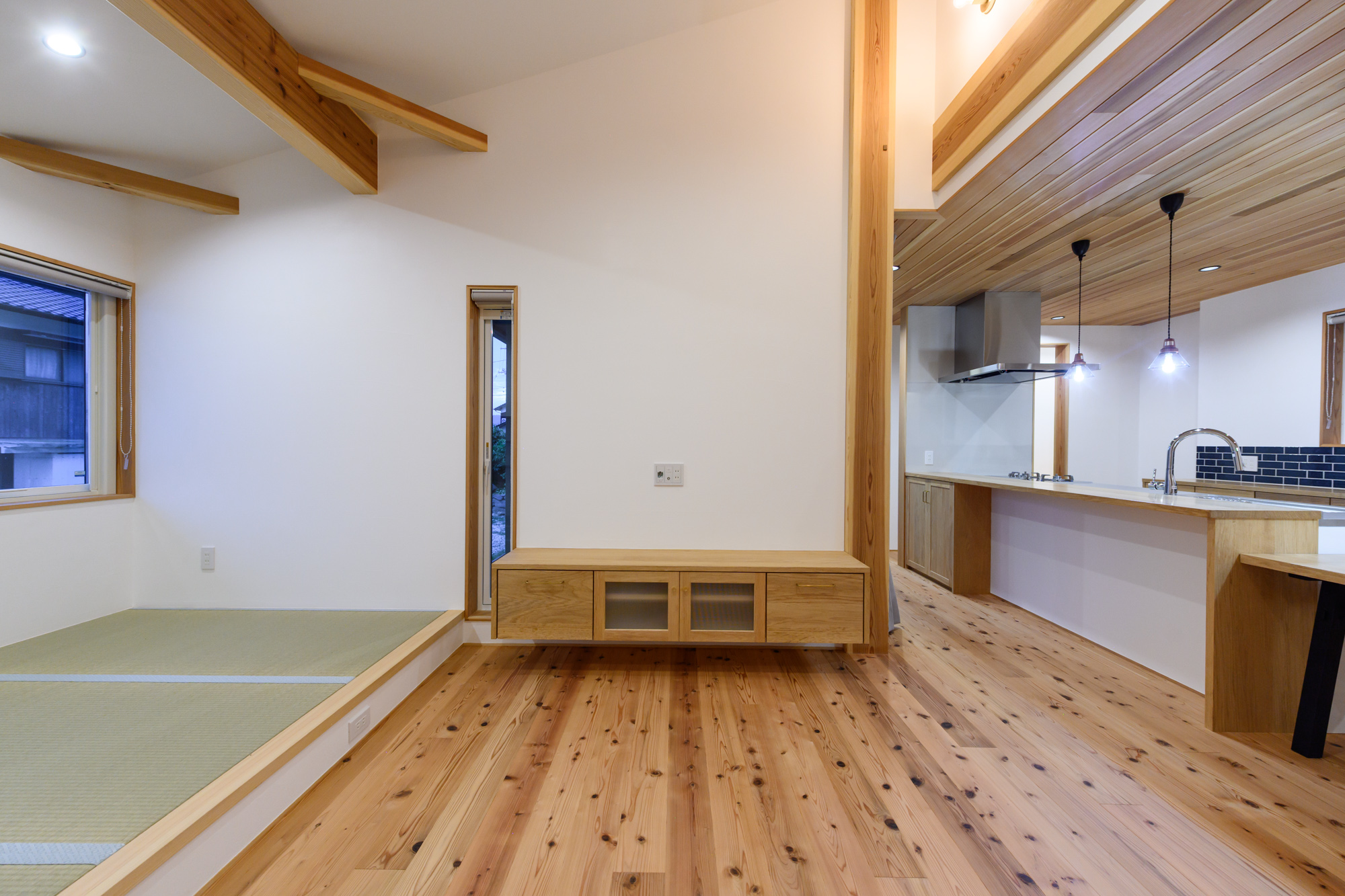 静かに暮らす平屋の家